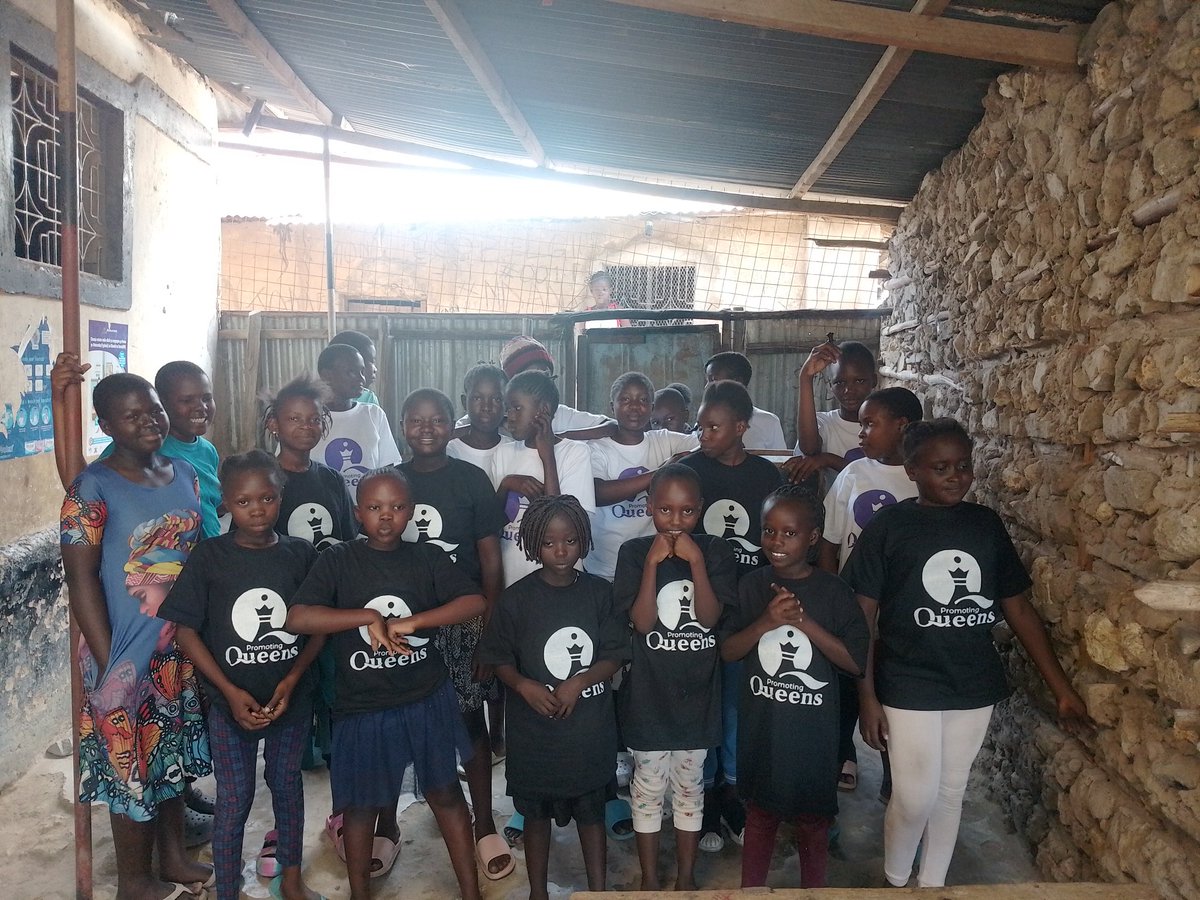 Doshbg's tweet image. Today I had another Chess Session with @promotingqueens. This is their right to Learning @thegiftofchess @BerniceWambui22 @guitargirrl @TIGRAN_SPINOZA @ShawnaLaing @FIDESocialChess