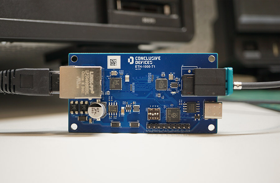 Conclusive_tech's tweet image. 1 Gbit/s RJ-45 to 1000BASE-T1 Automotive Single Pair Ethernet media converter:
✅ PoE or USB Type-C power input
✅ USB configuration interface
✅ On-board configuration switches
Order now: store.conclusive.tech/product/eth-10…
#Automotive #Engineering #EmbeddedHardware
