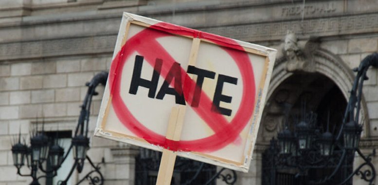 PSFresearch's tweet image. 🚨 Hate has no place in Ireland 🚨
9-year-old Nia, Indian-origin, was brutally attacked in Dublin. We need stronger laws &amp;amp; inclusion now.
Time for zero tolerance against hate.🔗 psfresearch.com/no-child-is-bo…
#stopracism #Ireland 
#NoToRacism #Justice