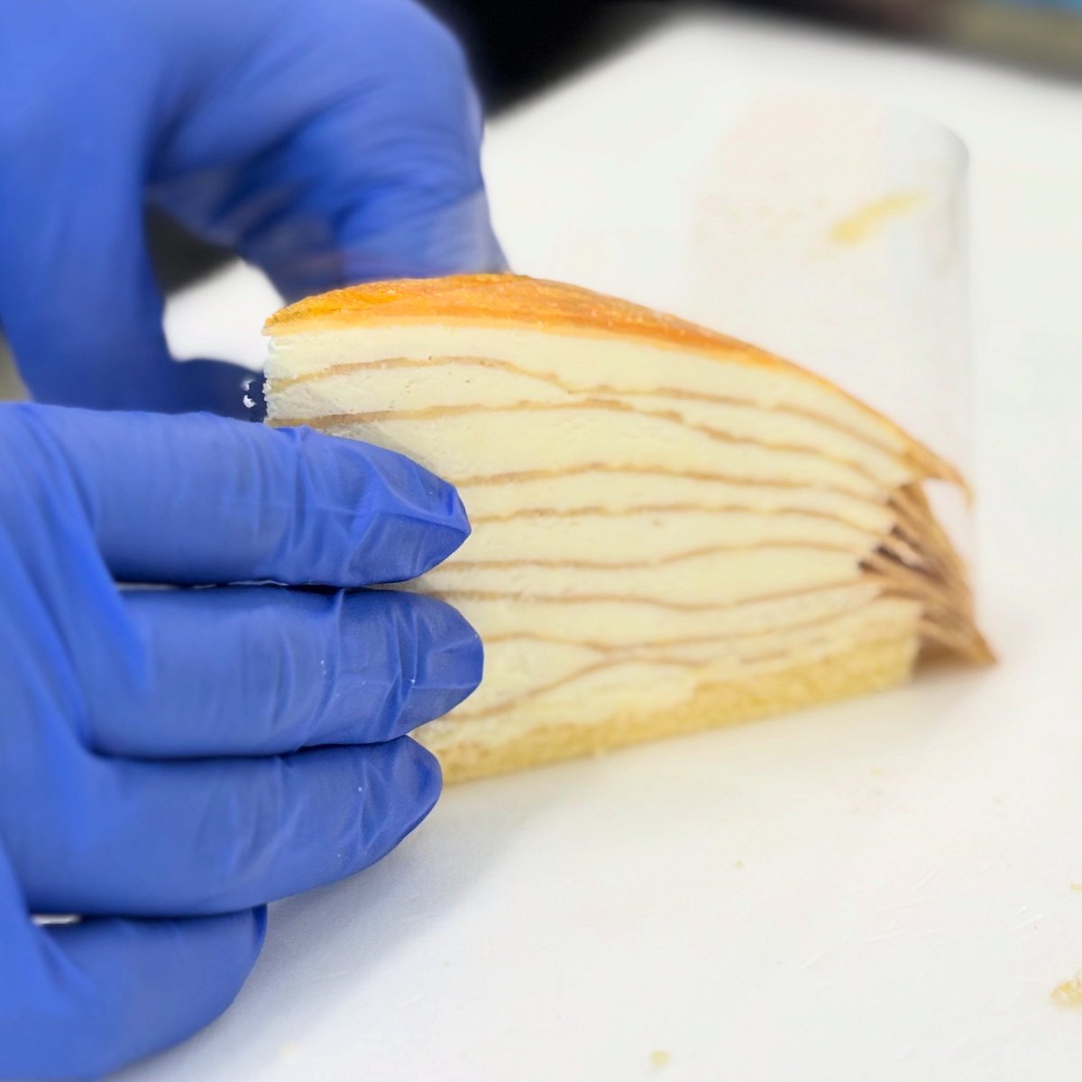 お菓子で笑顔に！お菓子通して笑顔を届けられたら幸せです。そんな笑顔をイメージしながら今日もケーキを作ります。
#手作りケーキ #業務用ケーキ #冷凍ケーキ #スポンジケーキ #もっと力になれるはず #お菓子で笑顔を #お菓子で笑顔を届けたい #お菓子で笑顔に #手間軽減 #ミルクレープ #人手不足解消