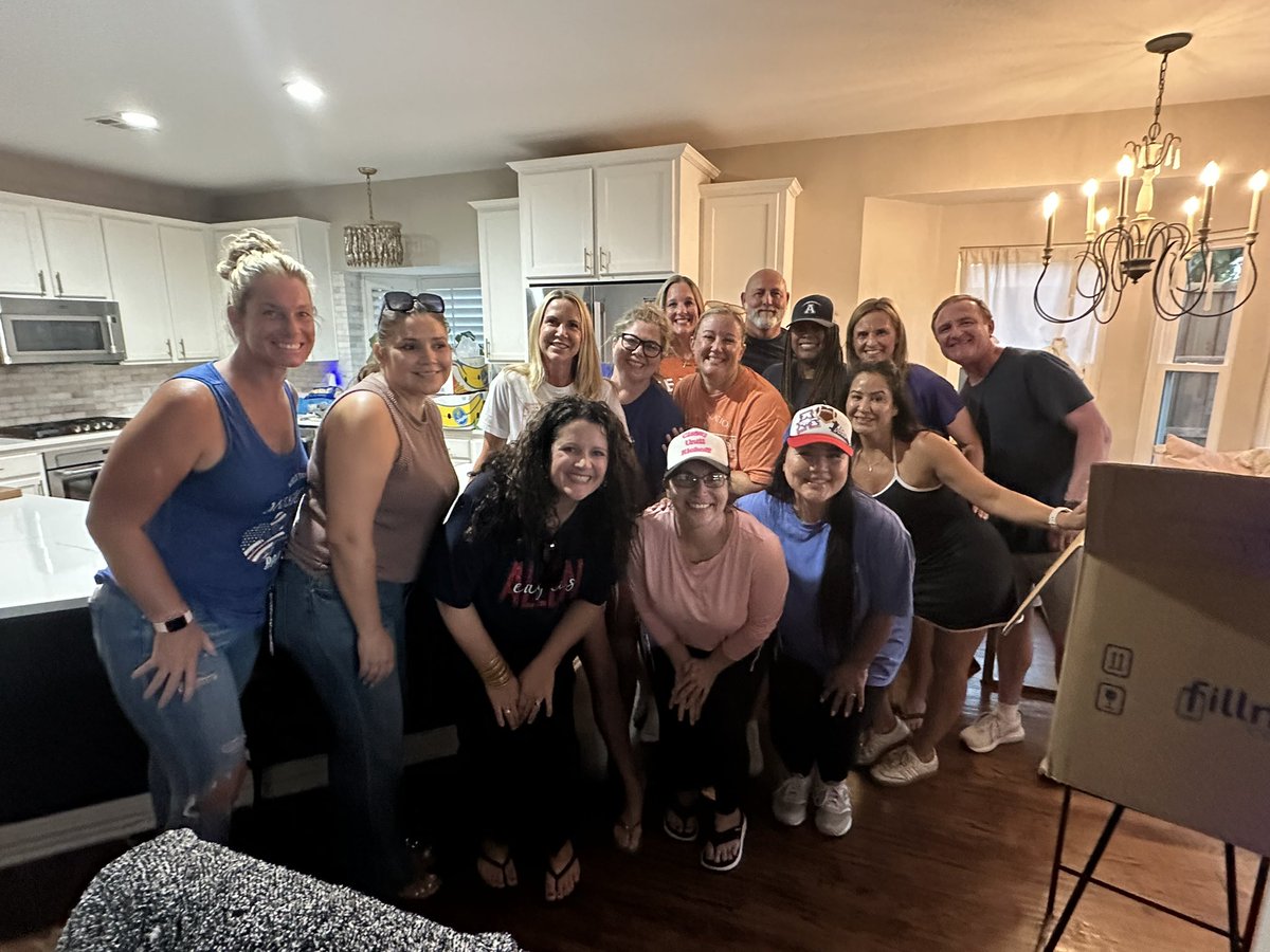 CoachShawD's tweet photo. Shout out to this amazing crew for knocking out 850 PB&amp;J’s and bagging them into sack lunches for the Freshman, JV, and Varsity teams — all in under 90 minutes!  💪 

#BTB #🅰️🆙 https://t.co/dvlbPKvPSB