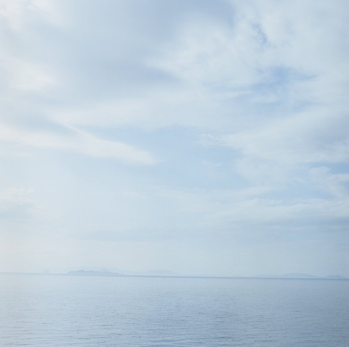 muhraufan's tweet photo. Dreams are weird sometimes. I don’t even know why I dreamed of visiting this place, was just thinking it might be nice to take photos there.

But even the weirdest dreams can come true. Spent 4 hours here, enjoying the scene, taking photos, and wondering how this became real.🥹 https://t.co/9fhiN7Y2uE