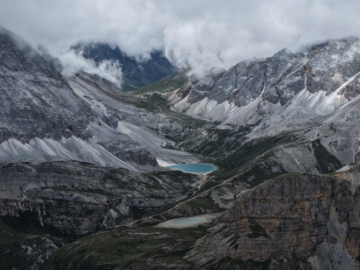 falling_maples_'s tweet photo. 中国四川甘孜州美景 https://t.co/8byiLRlSyx