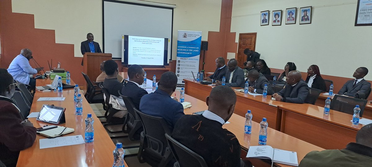 UoNLawFaculty's tweet photo. Venerable Counsel Fredrick Gacheru is delivering the framing presentation on Virtue, Values &amp; Spirituality in Land Governance at the ongoing Brownbag Symposium hosted by @UoNLawFaculty in partnership with @EUinKenya  &amp; @FAOKenya .
#LandGovernance @ProfOdote @Kibugy https://t.co/CgT1JOmNO9