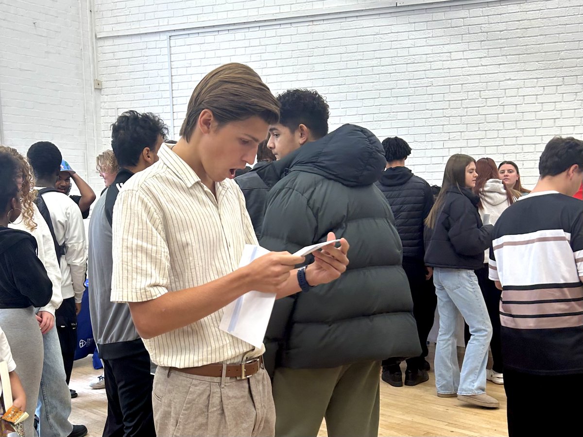 Daubeney Academy (@daubeneyacademy) on Twitter photo A big shout out to our Year 11 students, lots of smiles from staff & students after a very successful GCSE results morning! Well done to all our students on their first class achievements!
#FirstClass #GCSEResultsDay #FutureLeaders #Success <a href="/ChilternLT/">Chiltern Learning Trust</a> <a href="/itvanglia/">ITV News Anglia</a> <a href="/SchoolsWeek/">Schools Week</a> A big shout out to our Year 11 students, lots of smiles from staff & students after a very successful GCSE results morning! Well done to all our students on their first class achievements!
#FirstClass #GCSEResultsDay #FutureLeaders #Success <a href="/ChilternLT/">Chiltern Learning Trust</a> <a href="/itvanglia/">ITV News Anglia</a> <a href="/SchoolsWeek/">Schools Week</a>