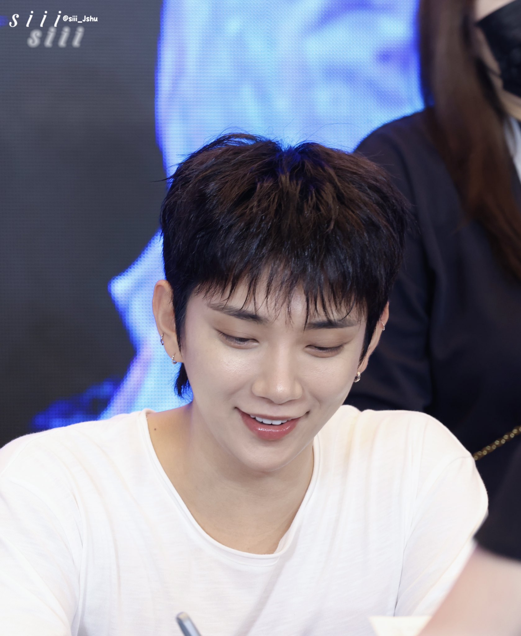 seventeen ジョシュア FML yzy 一直娯 サイン会 seventeen ジョシュア FML yzy 一直娯 サイン会 SEVENTEEN