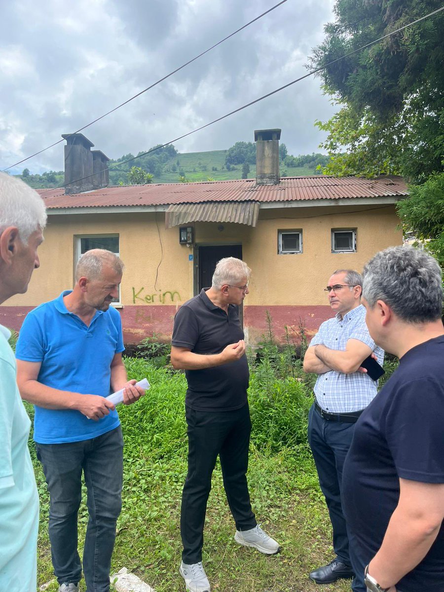 M_Muftuoglu53's tweet photo. Seslikaya Köyü Sağlık Ocağı yeniden hizmet vermeye hazırlanıyor. Sağlık Bakanımız Kemal Memişoğlu’nun talimatları ile Rize İl Sağlık Müdürümüz Gökhan Demiral ve yöneticileri, muhtarımız Atila Yeğen’le birlikte Sağlık Ocağında incelemelerde bulunduk.
@drmemisoglu @rizesaglik https://t.co/vHvqsE7LLd