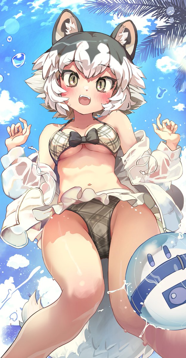 水遊びをするシンリンオオカミちゃん、リクエストいただきました🏖️ ありがとうございます！