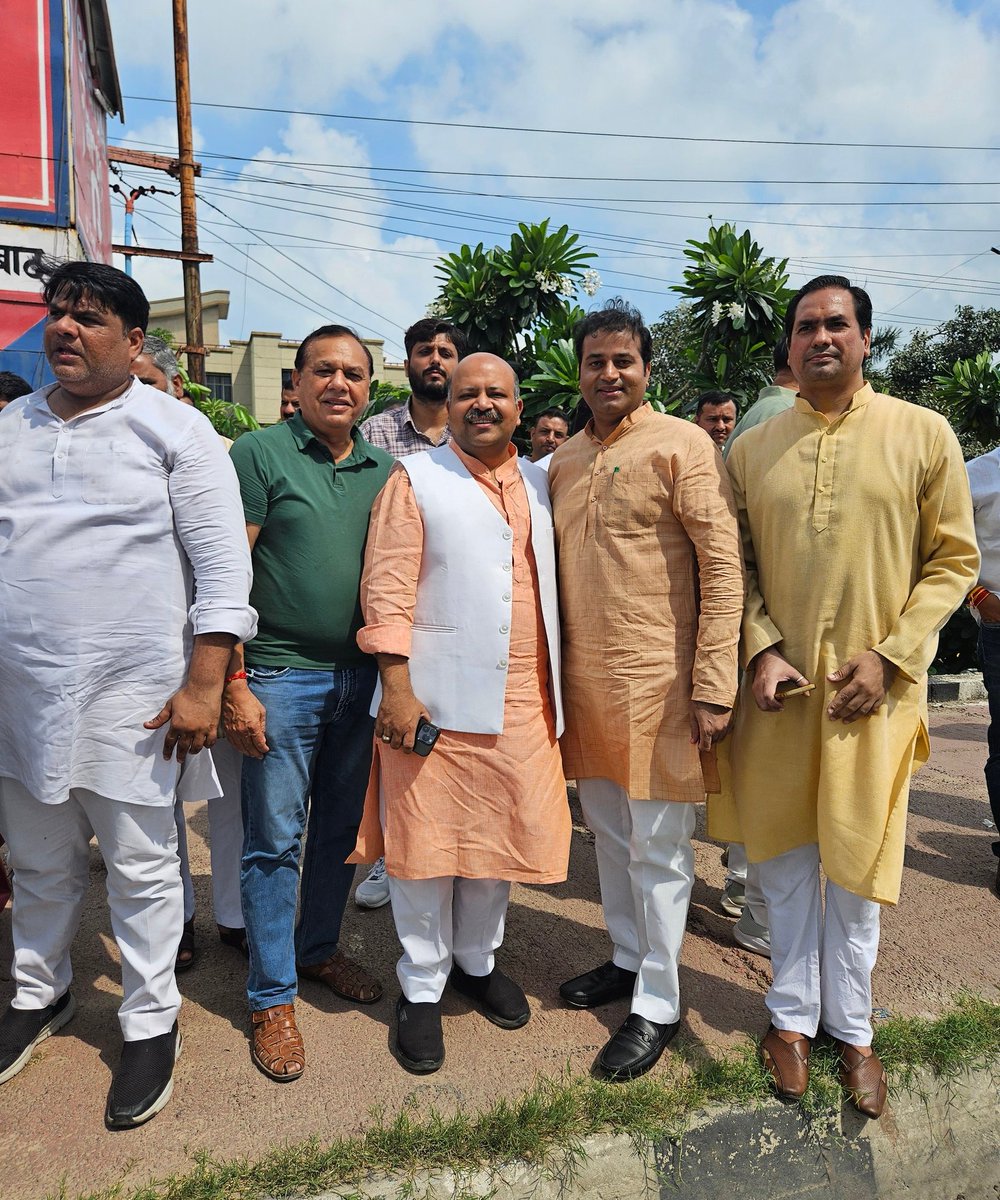 tejpalrana0555's tweet photo. आज महानगर अध्यक्ष श्री मयंक गोयल जी के नेतृत्व में और क्षेत्रीय अध्यक्ष श्री सतेन्द्र शिसोदिया जी की सादर उपस्थिति में  माननीय केंद्रीय शिक्षा मंत्री श्री धर्मेंद्र प्रधान जी का भव्य स्वागत NH 24 मेरठ एक्सप्रेस वे के पुल पर सैकड़ो कार्यकर्ता ने किया

#DharmendraPradhan #BJP4UP https://t.co/P3U08SnfW6