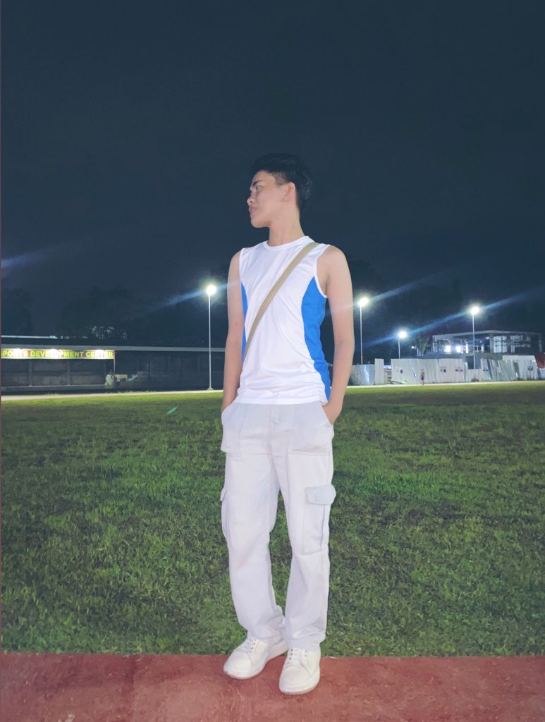 dyyserve's tweet photo. twink lang https://t.co/jbl8C1ZdFE