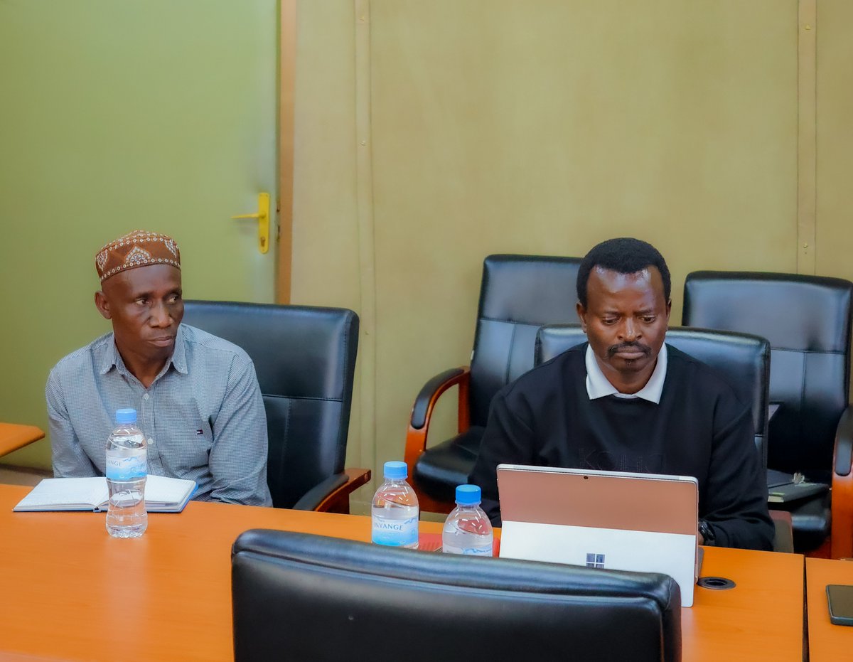 MusanzeDistrict's tweet photo. Abagize Komisiyo y’Imiyoborere myiza mu Nama Njyanama y’Akarere ka Musanze, bayobowe na Madamu @DenyseMugisha bateraniye mu nama igaruka ku mikorere y'Inama ngishwanama yo kurwanya ruswa n'akarengane ku rwego rw'Akarere n'ibibazo by'akarengane bimaze igihe kirekire bidakemurwa. https://t.co/YRUAjHW1RS