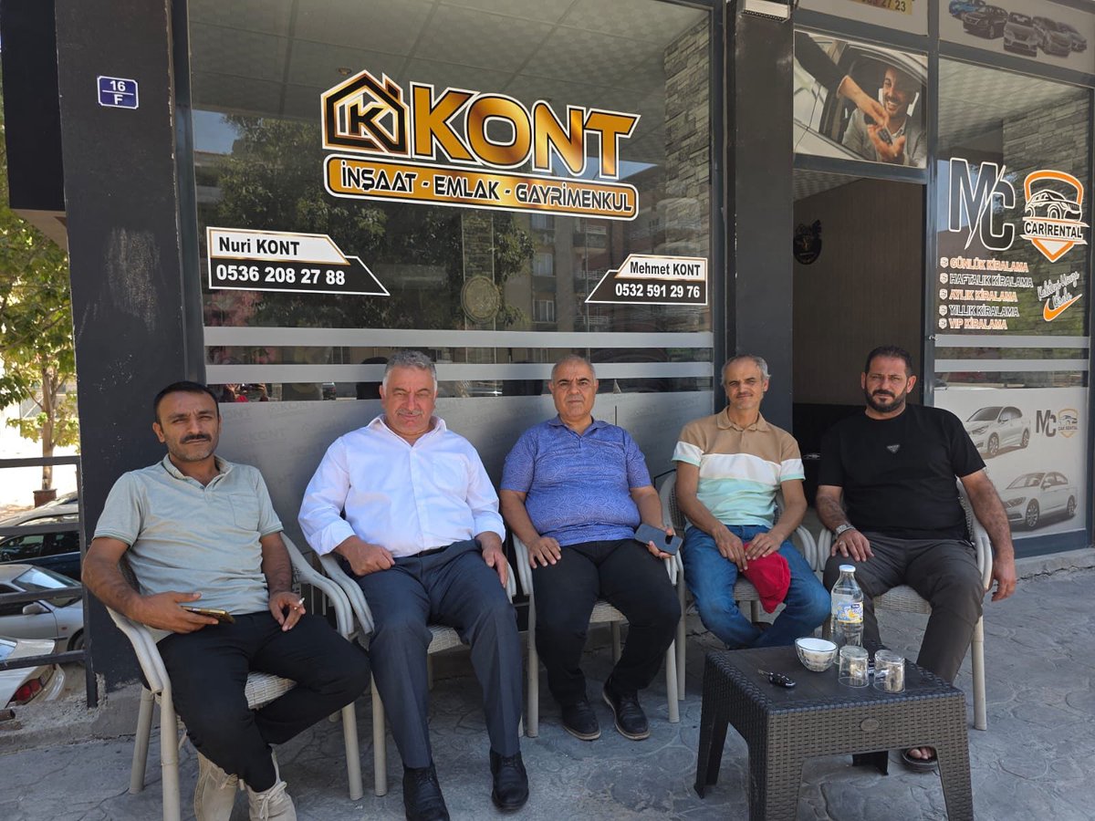 Oğuzeli’nde emlak dükkanı açan Mehmet Kont ve Nuri Kont’u, ziyaret ederek hayırlı olsun dileklerinde bulundum. 
Yeni iş yerlerinin hayırlı ve bol kazançlı olmasını dilerim.