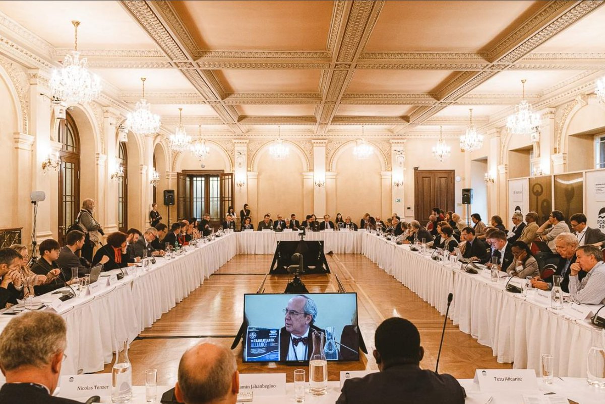 Prof. dr Boban Batrićević postao član Međunarodne koalicije za demokratsku obnovu ICDR

Fakultet za crnogorski jezik i književnost ima čast obavijestiti javnost da je prof. dr Boban Batrićević postao član ICDR – International Coalition for Democratic Renewal (Međunarodne