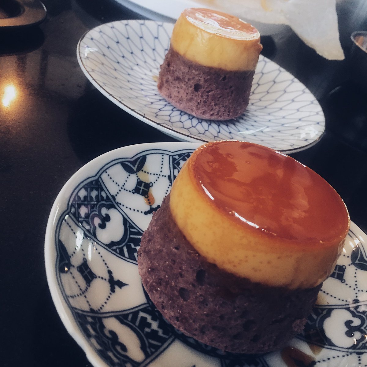 nnhorizon11's tweet image. คัสตาร์ดเค้ก 🍮✨
ในภาพเราผสมผงมันม่วงลงไป แต่จำไม่ได้ว่าใส่ไปกี่กรัม แฮ่ๆ

ขนมเลเยอร์มหัศจรรย์นี้ 20 ปีก่อนตอนหัดทำขนมนี่อย่างฮอตฮิตเลยค่ะ

สูตรขนมเราอาจจะเขียนด้วยลายมือหยุมหยุย อ่านยากบ้างง่ายบ้าง แต่มันทำได้จริง และเราใช้มันจริงมาตลอดนะ 🥰🫶🏼✨
#JmeeshoppeRecipe