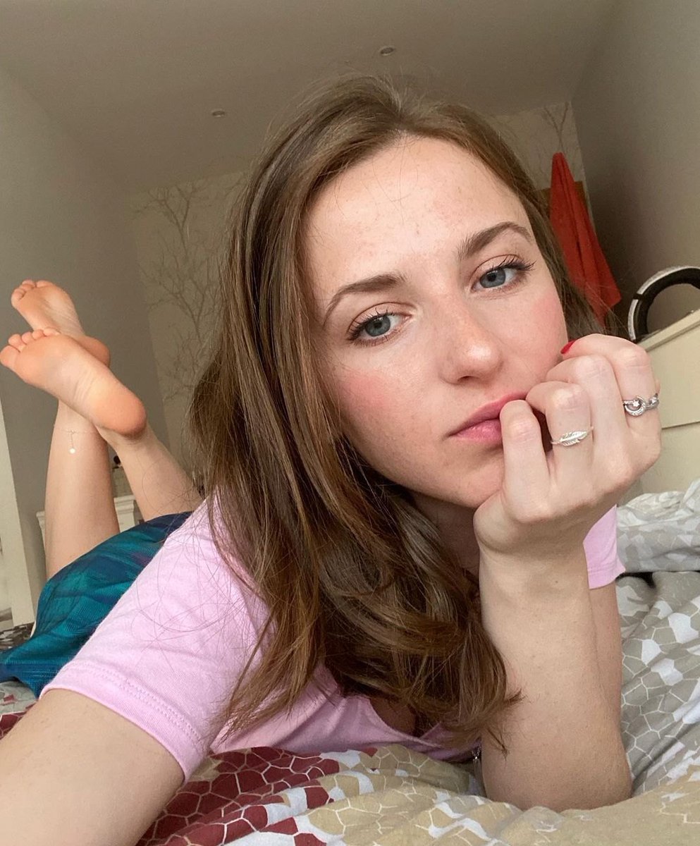 Folge meinem Instagram und erhalte ein Geschenk von mir 🙏☺️
instagram.com/bellaheller90