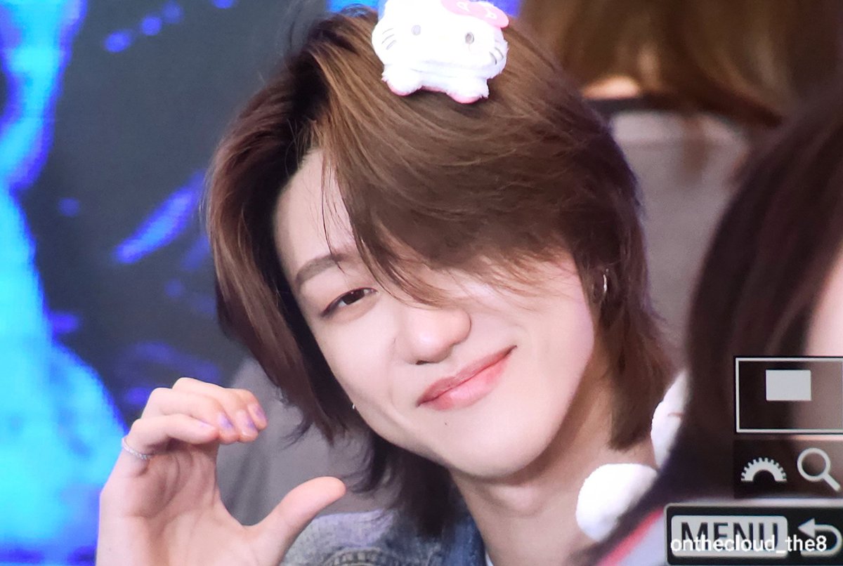 on the cloud8 tweet media