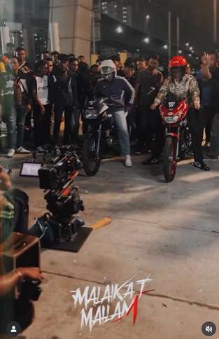 #Filem2026:

Malaikat Malam, arahan Nazifdin Nasrudin, terbitan Viper Studios.

Penerima Dana FAME (First Time Amateur Filmmaker) FINAS (Dis 2024). Penggambaran Ogos 2025.

Kisah pemuda terlibat dalam kumpulan pelumba haram bernama Malaikat Malam. Lakonan Syafiq Kyle &amp; lain-lain.