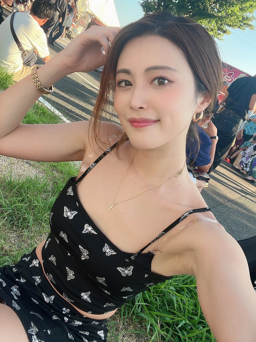 miistar1126's tweet photo. 【東京個撮8/29分受付スタート‼️】
8/29の個撮も本日このあと21:00〜予約開始っ🤗💗

https://t.co/8xlLzyq55C

この可愛い衣装もってく予定😏💗 https://t.co/1fY8zpLnmN