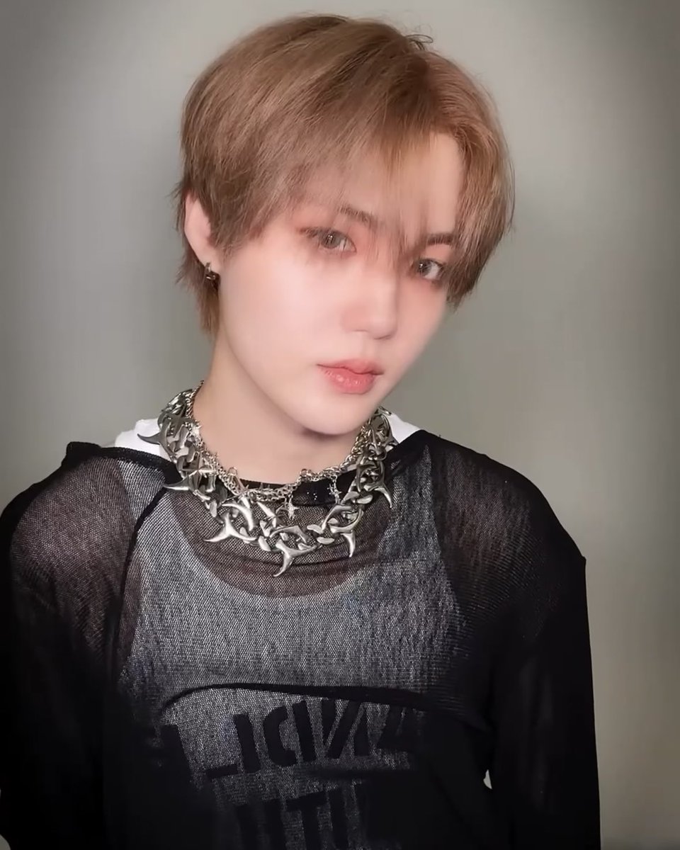 초코 tweet media