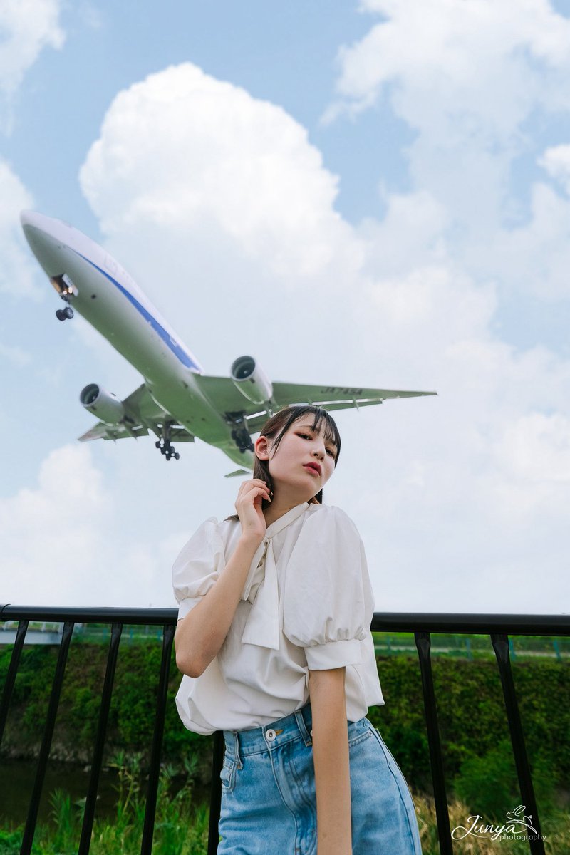 潤也🐇(JUNYA) (@jsksmssssb) on Twitter photo 「この空を独り占め✈️」
model:<a href="/htzjmd/">はざま@8/31古民家撮影会</a>
カメラ:SONY α7ⅳ
レンズ:FE16-35mmf2.8GMⅡ
#写真好きな人と繋がりたい #ファインダー越しの私の世界 #写真 #カメラ好きな人と繋がりたい #写真撮ってる人と繋がりたい #ポートレート #撮影 #関西カメラ部 #一眼カメラ #sonyα7 「この空を独り占め✈️」
model:<a href="/htzjmd/">はざま@8/31古民家撮影会</a>
カメラ:SONY α7ⅳ
レンズ:FE16-35mmf2.8GMⅡ
#写真好きな人と繋がりたい #ファインダー越しの私の世界 #写真 #カメラ好きな人と繋がりたい #写真撮ってる人と繋がりたい #ポートレート #撮影 #関西カメラ部 #一眼カメラ #sonyα7