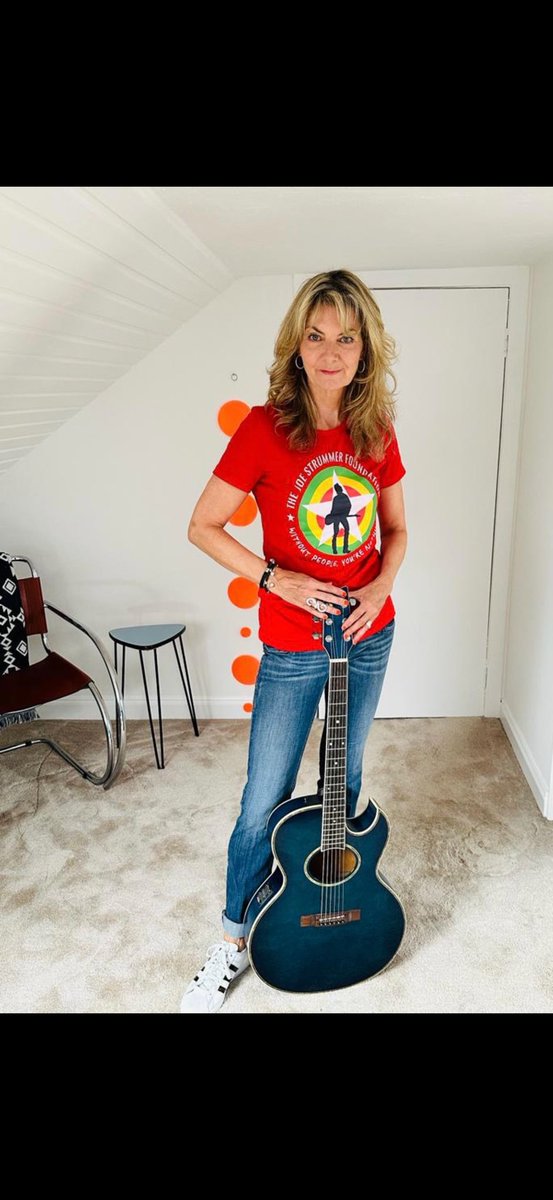 ‘Without people, you’re nothing’ 💚✌️
#JoeStrummer