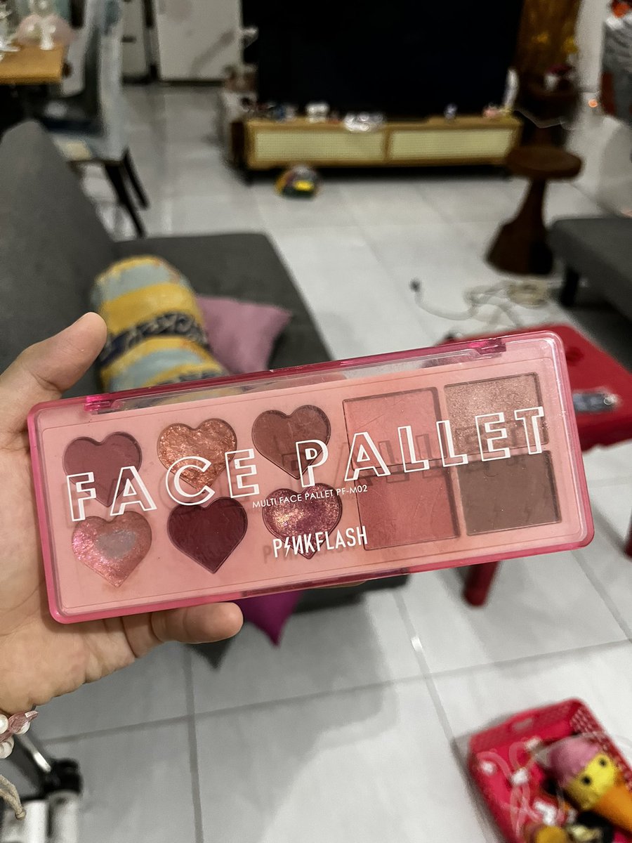 faramissu's tweet photo. Eyeshadow Palette Pinkflash 12k, Condi seperti di pict, bisa co oren. https://t.co/trlIMtonx5