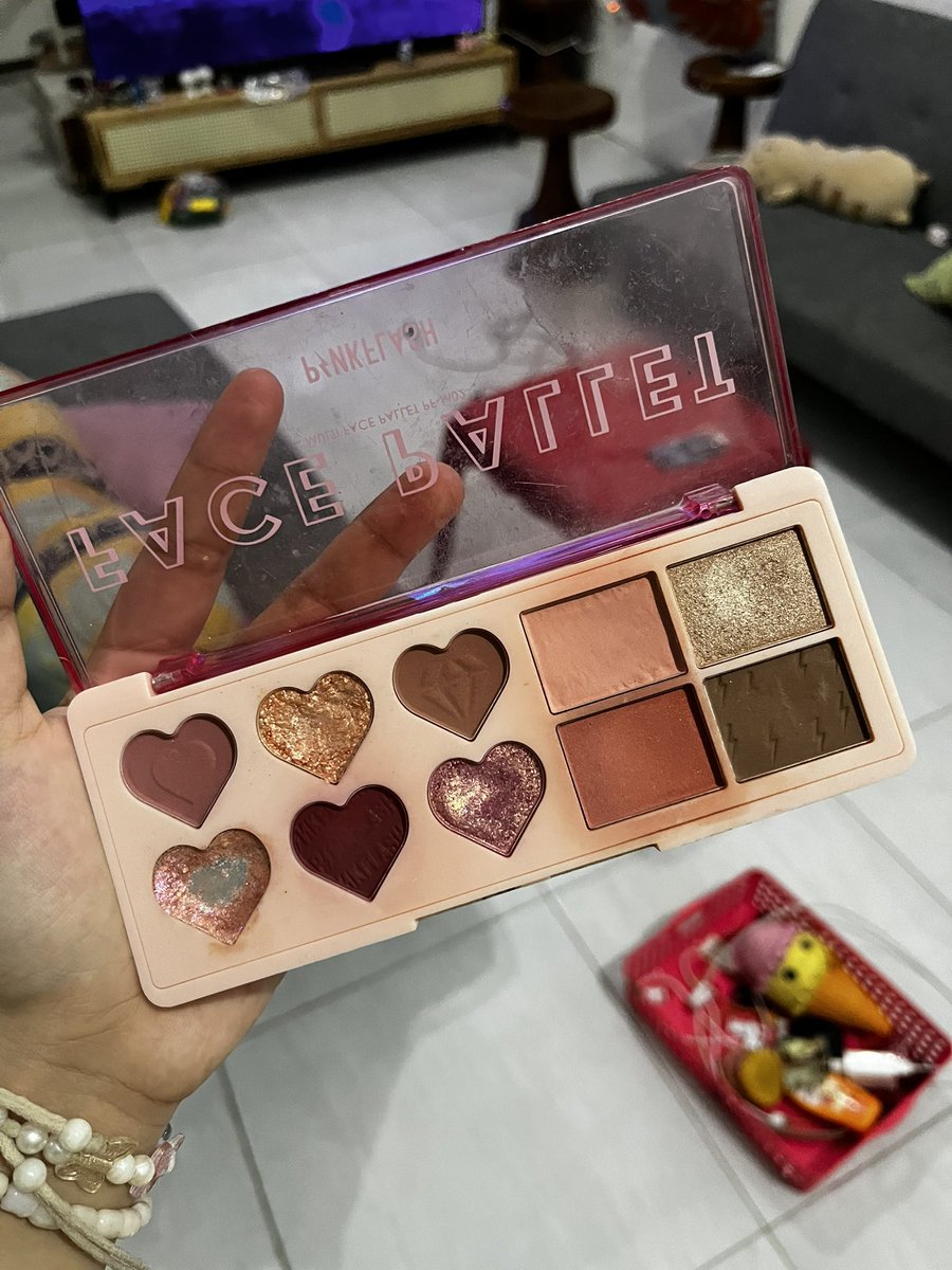 faramissu's tweet photo. Eyeshadow Palette Pinkflash 12k, Condi seperti di pict, bisa co oren. https://t.co/trlIMtonx5
