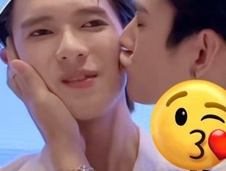 lucchesyee's tweet image. Look at the size of Pavel&apos;s pout when he kisses Pooh. 
🫸                                  🫷

 #ppoohkt #pavelphoom #poohpavel #BabeHoopers 
C. 📷 Nana