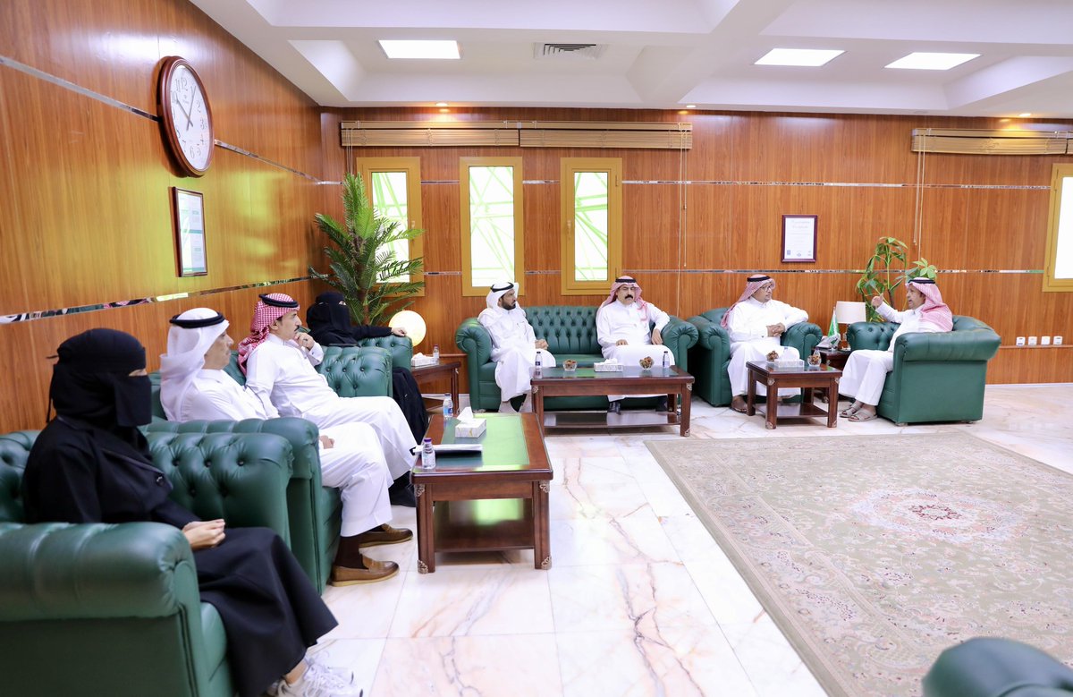التقى المدير العام لإدارة #تعليم_الجوف مع الرئيس التنفيذي لمدينة الدلما الإنسانية لذوي الإعاقة، حبث تم التأكيد على تعزيز التعاون بين التعليم والمدينة.