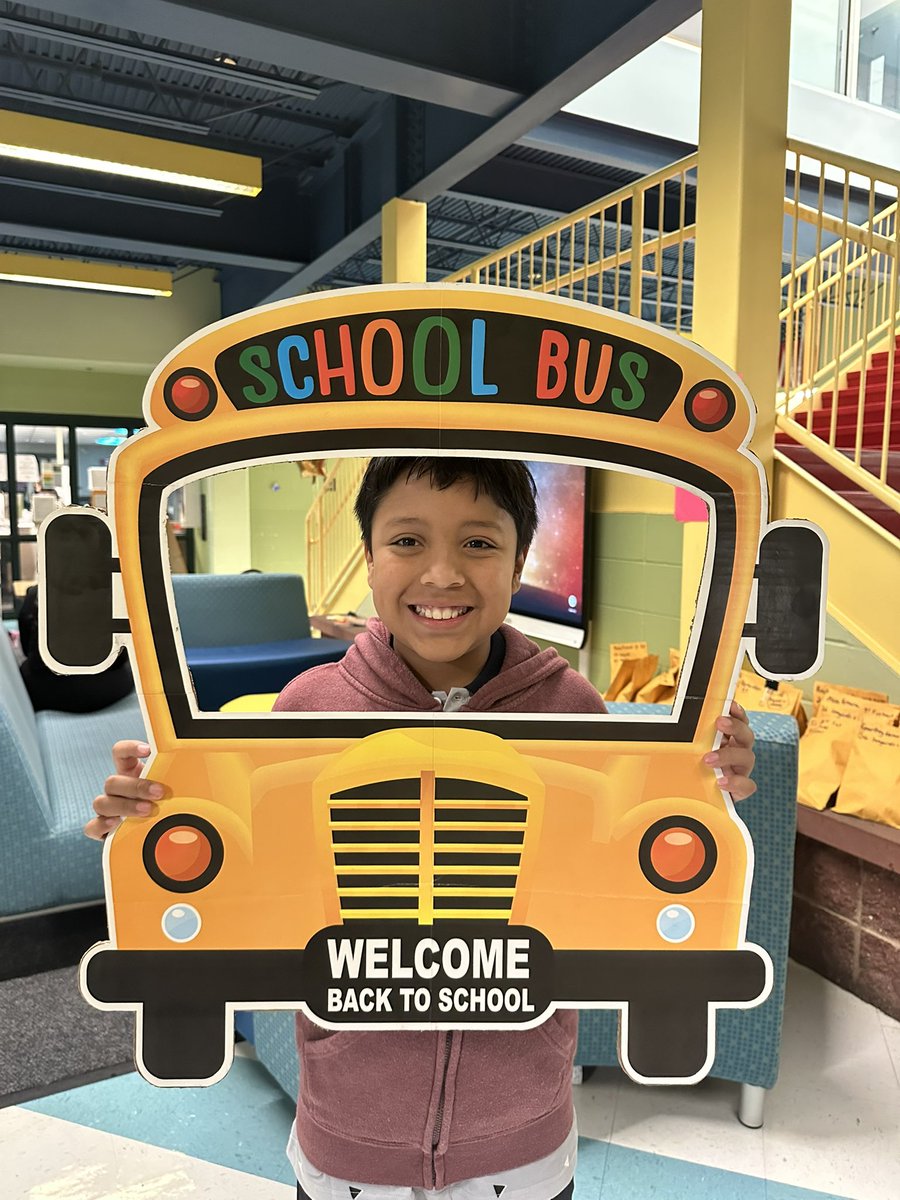 Kimberly Komocar (@kimberlykomocar) on Twitter photo Backpacks, popsicles and a lot of Back To School Bash fun at Young Woods Elementary School!! Thank you teachers & staff for always bringing your energy and showing your commitment to our students!! They loved meeting their new teachers!!! <a href="/pvdschools/">Providence Public Schools</a> <a href="/RIDeptEd/">Rhode Island Department of Education (RIDE)</a> Backpacks, popsicles and a lot of Back To School Bash fun at Young Woods Elementary School!! Thank you teachers & staff for always bringing your energy and showing your commitment to our students!! They loved meeting their new teachers!!! <a href="/pvdschools/">Providence Public Schools</a> <a href="/RIDeptEd/">Rhode Island Department of Education (RIDE)</a>