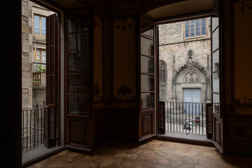 Aquest estiu teniu cronistes de <a href="/quadern_elpais/">Quadern</a>  colant-se a 5 cases interessants. De moment podeu llegir:
🔹Noelia Ramírez a Casa Rovira: elpais.com/quadern/2025-0…
🔹Maria Sevilla a la casa de Blai Bonet: elpais.com/quadern/litera…
🔹<a href="/ritaroig/">rita roig</a> al Palau Moxó: elpais.com/quadern/art-i-…