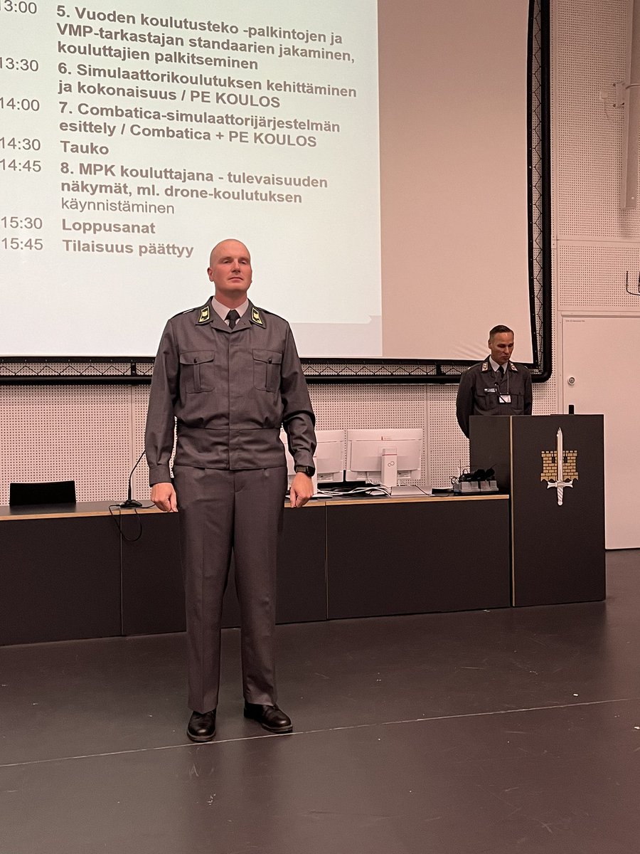 Vuoden koulutusteko 2025, yksi kolmesta palkinnon saajasta eli vääpeli Konsta Sipilä <a href="/KarjalanPR/">Karjalan prikaati</a> kuvassa. Hänet palkitttiin ansioistaan tarkka-ampujakoulutuksen ja sissiradistikoulutuksen kehittämisessä. 🫡 #puolustusvoimat #maavoimat