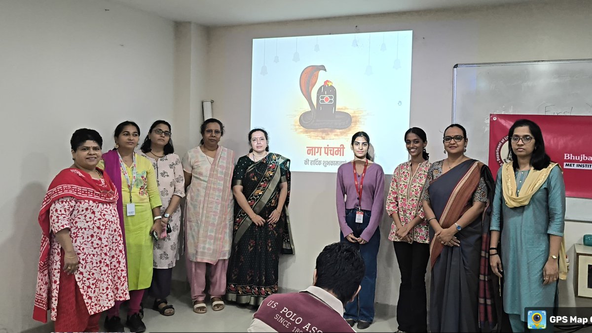 METedu's tweet image. MET Institute of Pharmacy (Degree) celebrated Nag Panchami with a blend of tradition &amp;amp; science. 
Students presented on snake venom, antivenoms &amp;amp; medical applications—highlighting the balance of culture &amp;amp; knowledge. 
#LifeAtMET #NagPanchami #PharmacyEducation