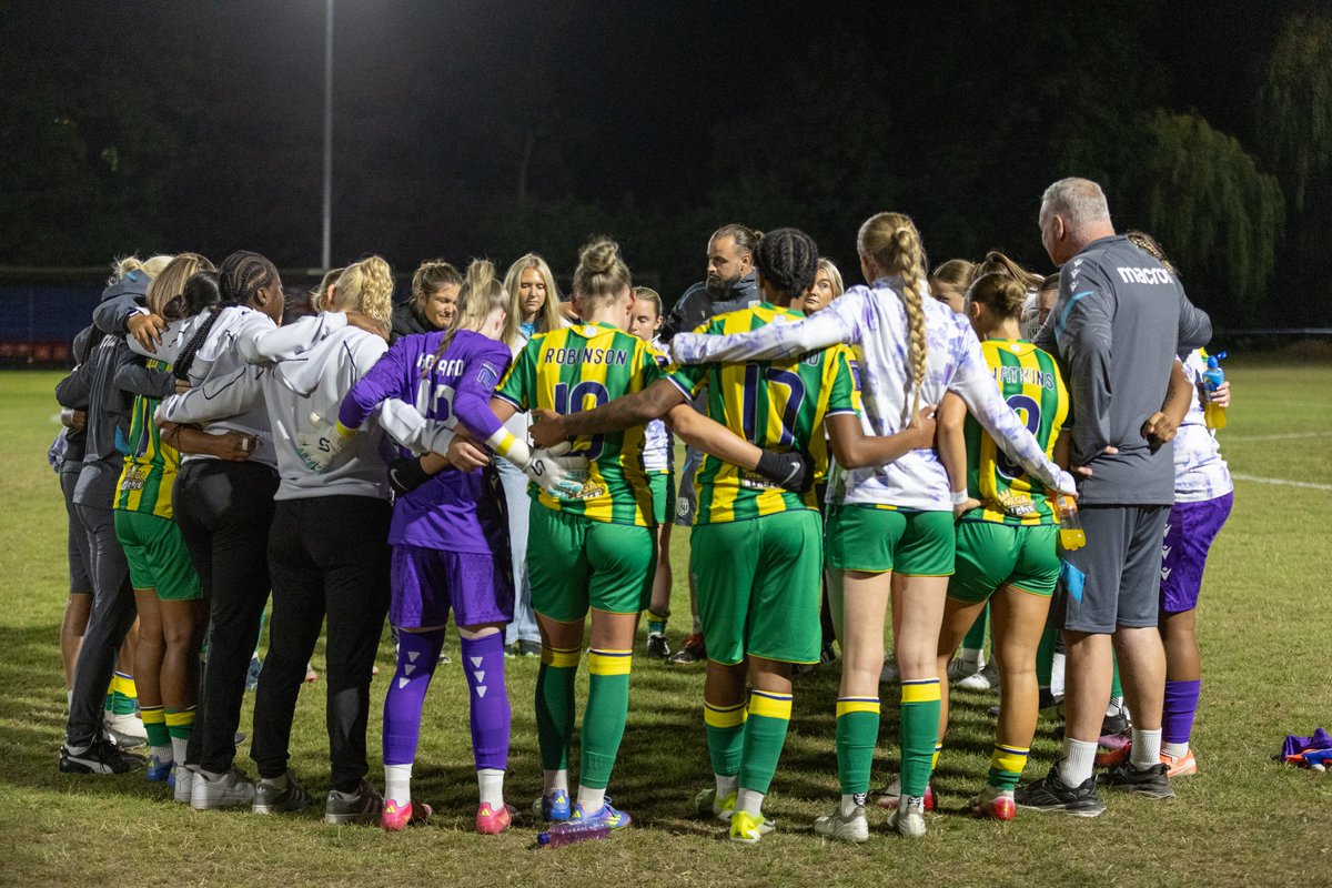 WBAWomen's tweet photo. BAGGIES! 💚💛 https://t.co/C479Mr0qnY