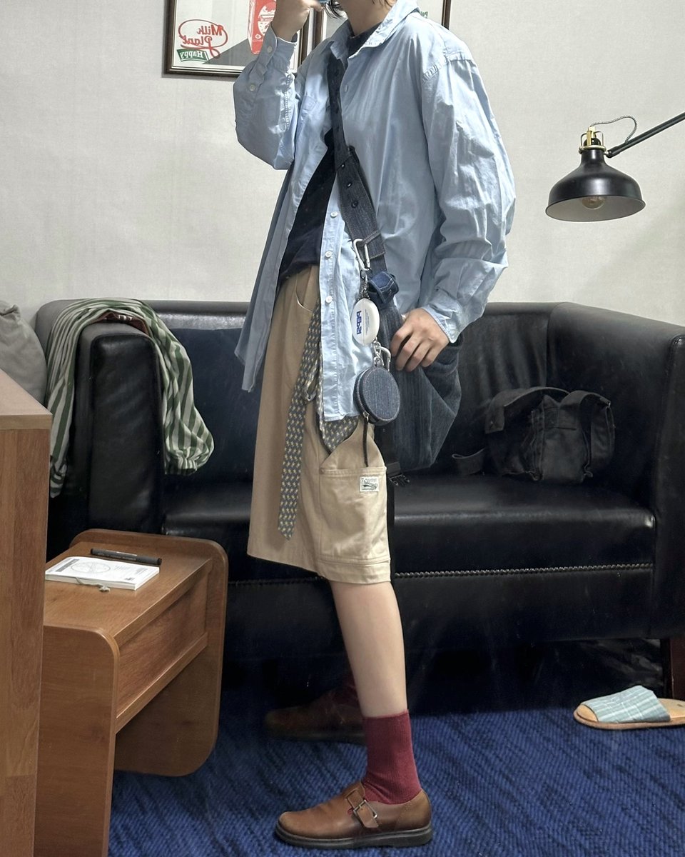 iknowsliber's tweet photo. 청가방을 RT추첨 세분께 드려요☀️
데님 색깔이 청량해!
키링 포켓에 에어팟 넣기 좋아요

1. 14인치 맥북이 들어가요
2. 숄더백 - 크로스 호환
3. 버튼 길이 조절이 신기해!

세일 + 단독쿠폰으로 거의 반값돼요

알차게 뜯었죠
https://t.co/25KmgG5AIu
(링크를 통한 구매로 일정 수수료를 제공 받음) https://t.co/jR6BSEhqV1