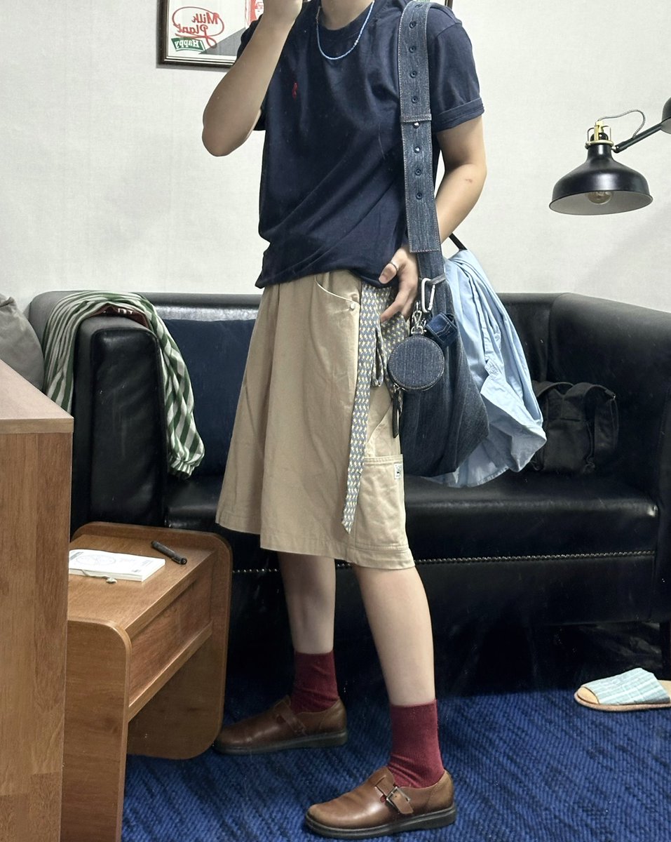 iknowsliber's tweet photo. 청가방을 RT추첨 세분께 드려요☀️
데님 색깔이 청량해!
키링 포켓에 에어팟 넣기 좋아요

1. 14인치 맥북이 들어가요
2. 숄더백 - 크로스 호환
3. 버튼 길이 조절이 신기해!

세일 + 단독쿠폰으로 거의 반값돼요

알차게 뜯었죠
https://t.co/25KmgG5AIu
(링크를 통한 구매로 일정 수수료를 제공 받음) https://t.co/jR6BSEhqV1