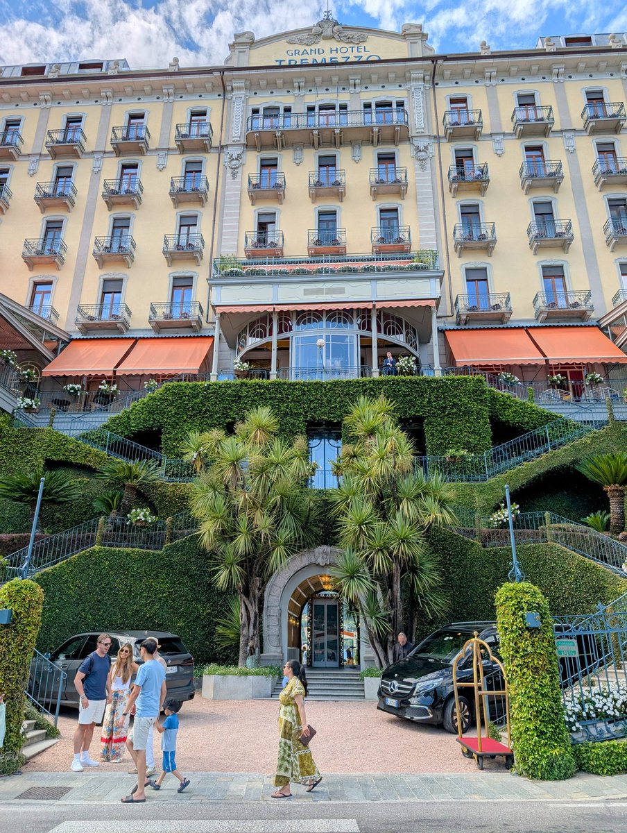 A walk through Tremezzo, Italy, where I came across the 5-star Grand Hotel Tremezzo 🇮🇹