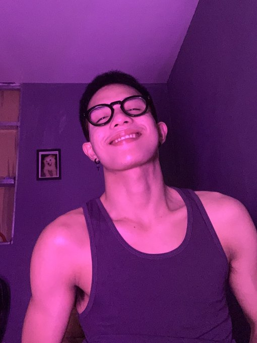 kentwang410's tweet photo. Ayaw nyo ba sa kumakain ng 🍑?

💦TG💦
https://t.co/U9f2I60y6Q

#daks #daksbagets #alterbagets #alter  #TOMORROW_X_TOGETHER #Alas https://t.co/6WreZbGTTZ