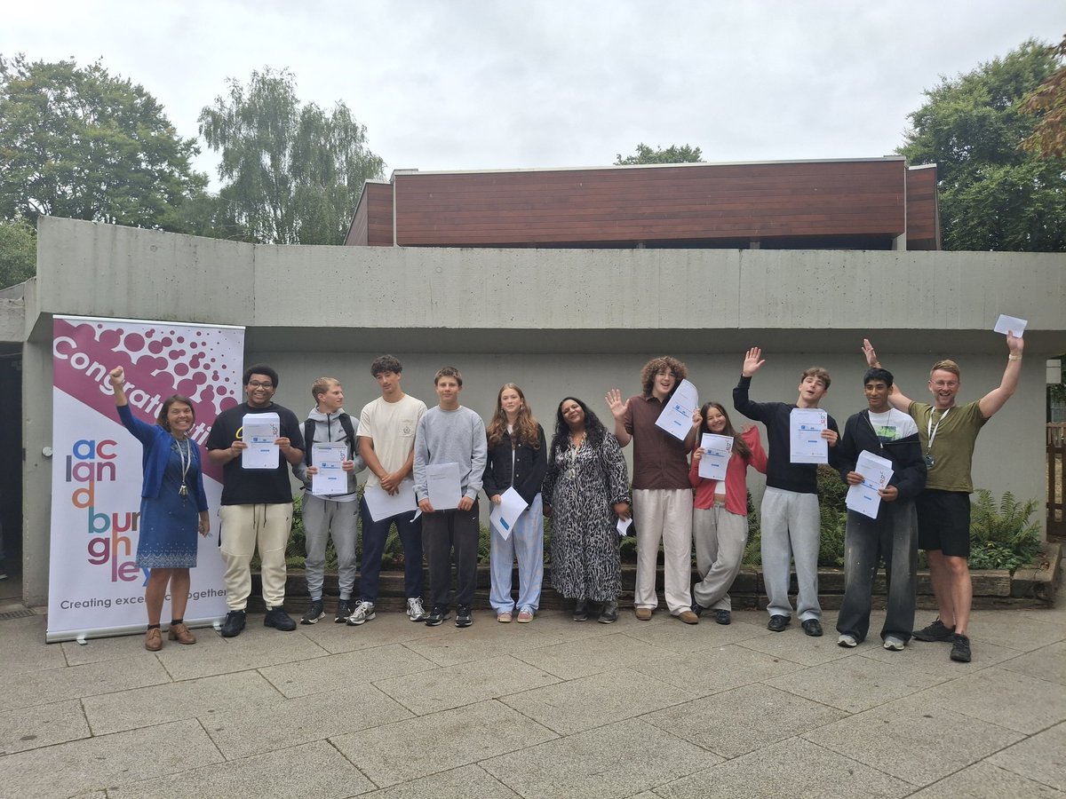 Acland_Burghley's tweet image. Congratulations to all of our students receiving their #GCSEresults today! An impressive 33.5% of all GCSE grades awarded were at the top end of 9-7. Our best result!
#GCSEs #GCSE2025 #ResultsDay #GCSEResultsDay2025