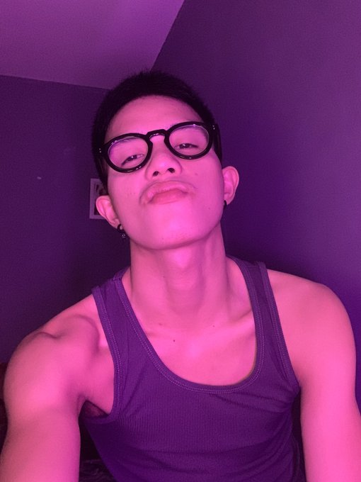kentwang410's tweet photo. Ayaw nyo ba sa kumakain ng 🍑?

💦TG💦
https://t.co/U9f2I60y6Q

#daks #daksbagets #alterbagets #alter  #TOMORROW_X_TOGETHER #Alas https://t.co/6WreZbGTTZ