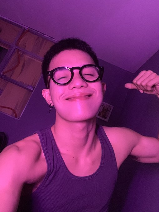 kentwang410's tweet photo. Ayaw nyo ba sa kumakain ng 🍑?

💦TG💦
https://t.co/U9f2I60y6Q

#daks #daksbagets #alterbagets #alter  #TOMORROW_X_TOGETHER #Alas https://t.co/6WreZbGTTZ