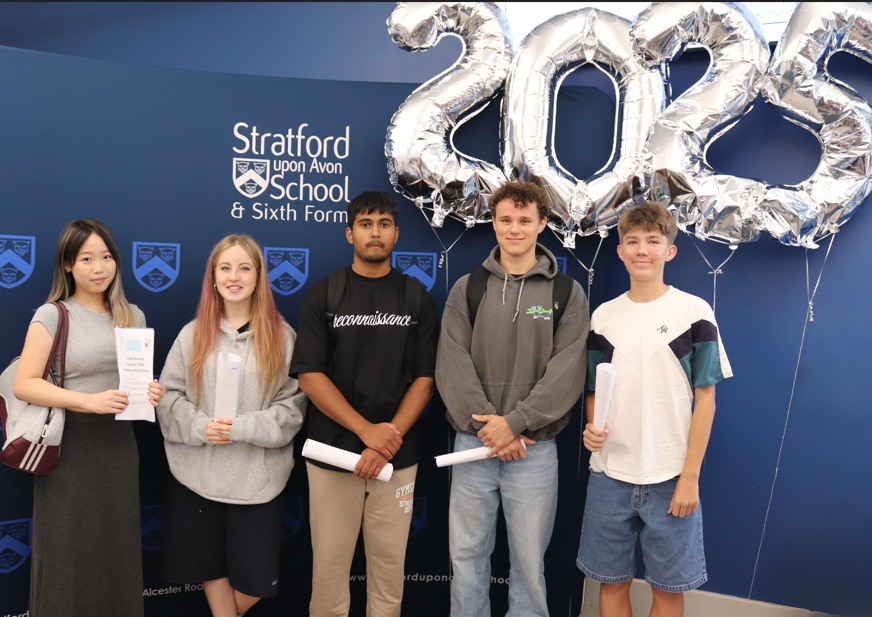StraUponAvonSch's tweet image. Our largest ever GCSE cohort has produced some of our best ever results &amp;amp; it was so lovely to see so many of them this morning. Whether they continue their journey with us, or go on to pastures new, all the very best with the next chapter #SuASProud #SuASCommunity