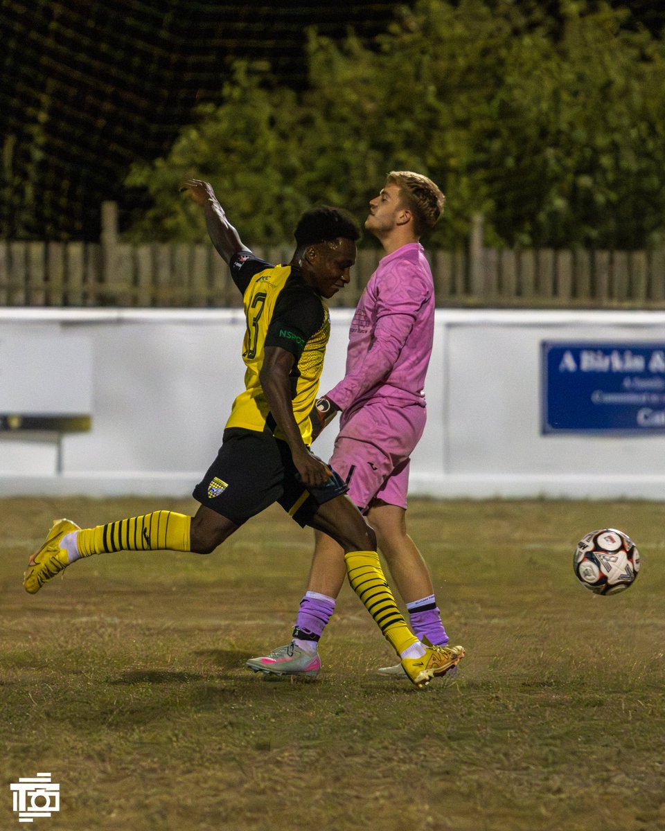 tsavsnaps's tweet photo. Wednesday night under the floodlights. Clean sheet and scored five, great confidence builder for the team! #utsp #stanwaypegasus 💛🖤 https://t.co/4prMJcnZwq
