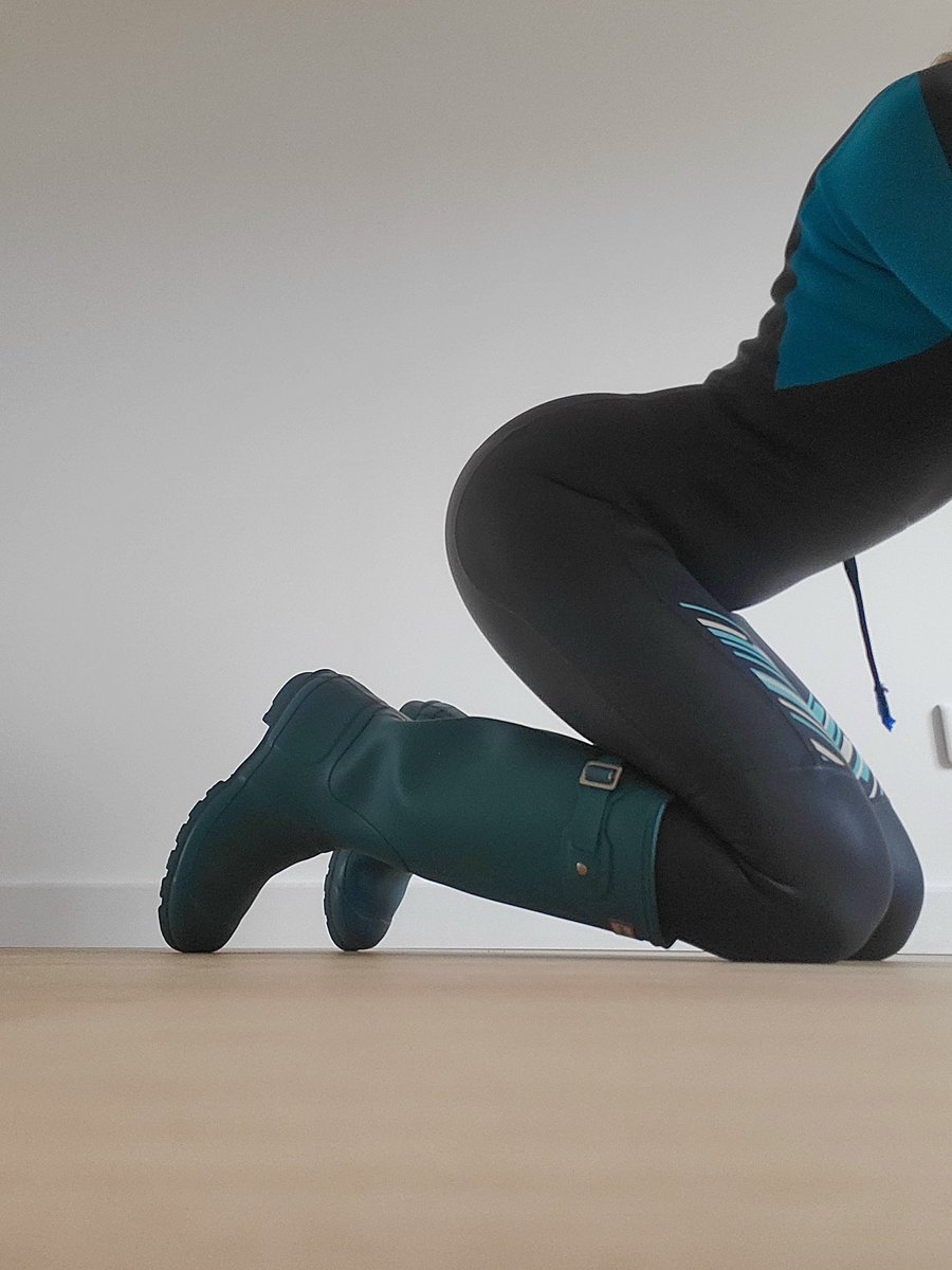 Moka wetsuit + blue Hunter boots 😍😍