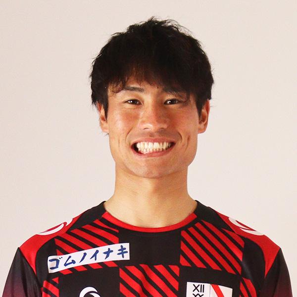 5.松原央門(マツバラヒロト)
対人能力に長けた人。背負われた相手から奪えて上からも叩けるCB。ドリブルでスルスルっと運んだり、FWの足元に落とすフワッとしたパスも狙ってる。6/8のISE-SHIMA戦後半で、歯が取れてソックスにしまっていた。それでもヘディングで跳ね返し続けてた。
#FC刈谷選手紹介