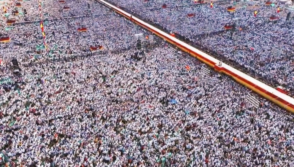 MaayonTweetz_'s tweet image. Rocky is fictional 
VIJAY is real 💀🔥