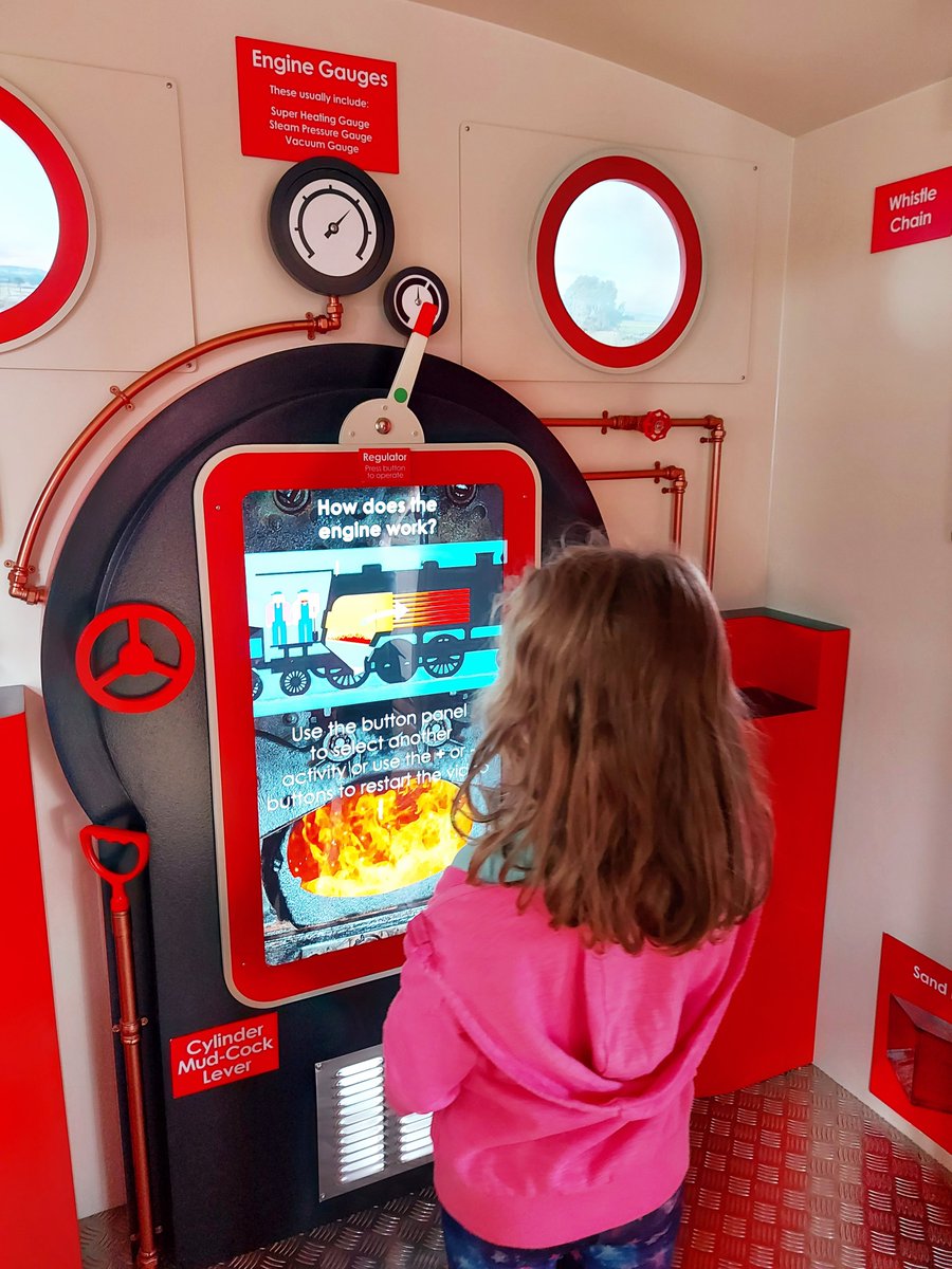 pobal's tweet photo. (4/6)The museum strives to make railway heritage accessible for all,with family-friendly activities &amp; events including
🎨railway-related arts &amp; crafts
👨‍🎓An educational interactive railway cab
🚂A miniature train
🐰Easter Bunny Experience
🎃Halloween Ghost Train
🧑‍🎄Santa Experience https://t.co/iVNPlnsq51