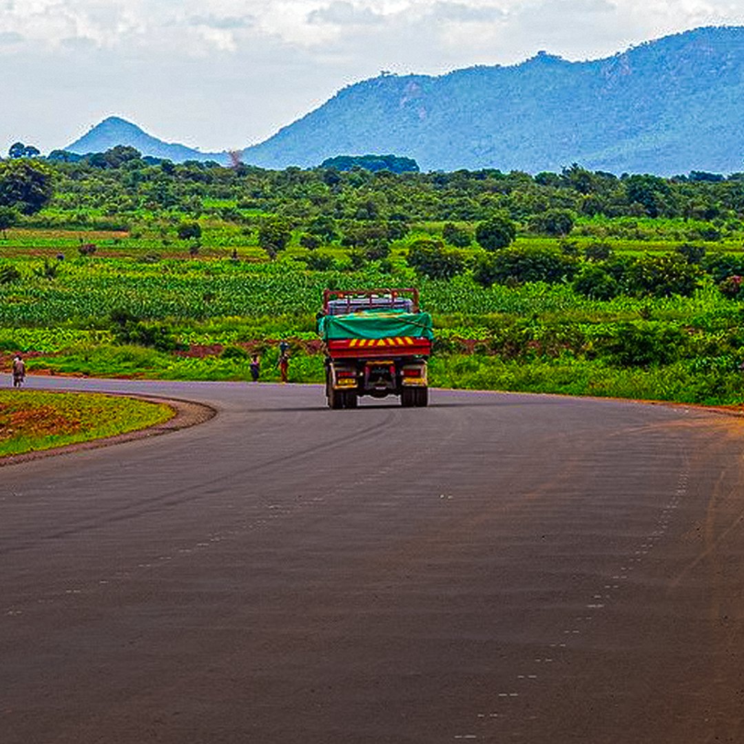 🇲🇼🇪🇺 Together with the <a href="/EU_Commission/">European Commission</a> and <a href="/MalawiGovt/">Malawi Government🇲🇼</a>, we're upgrading over 300km of Malawi’s M1 Road.

In line with the EU’s #GlobalGateway strategy for Africa, this project will improve:
✔️transportation
✔️regional trade
✔️access to vital services for thousands of Malawians.