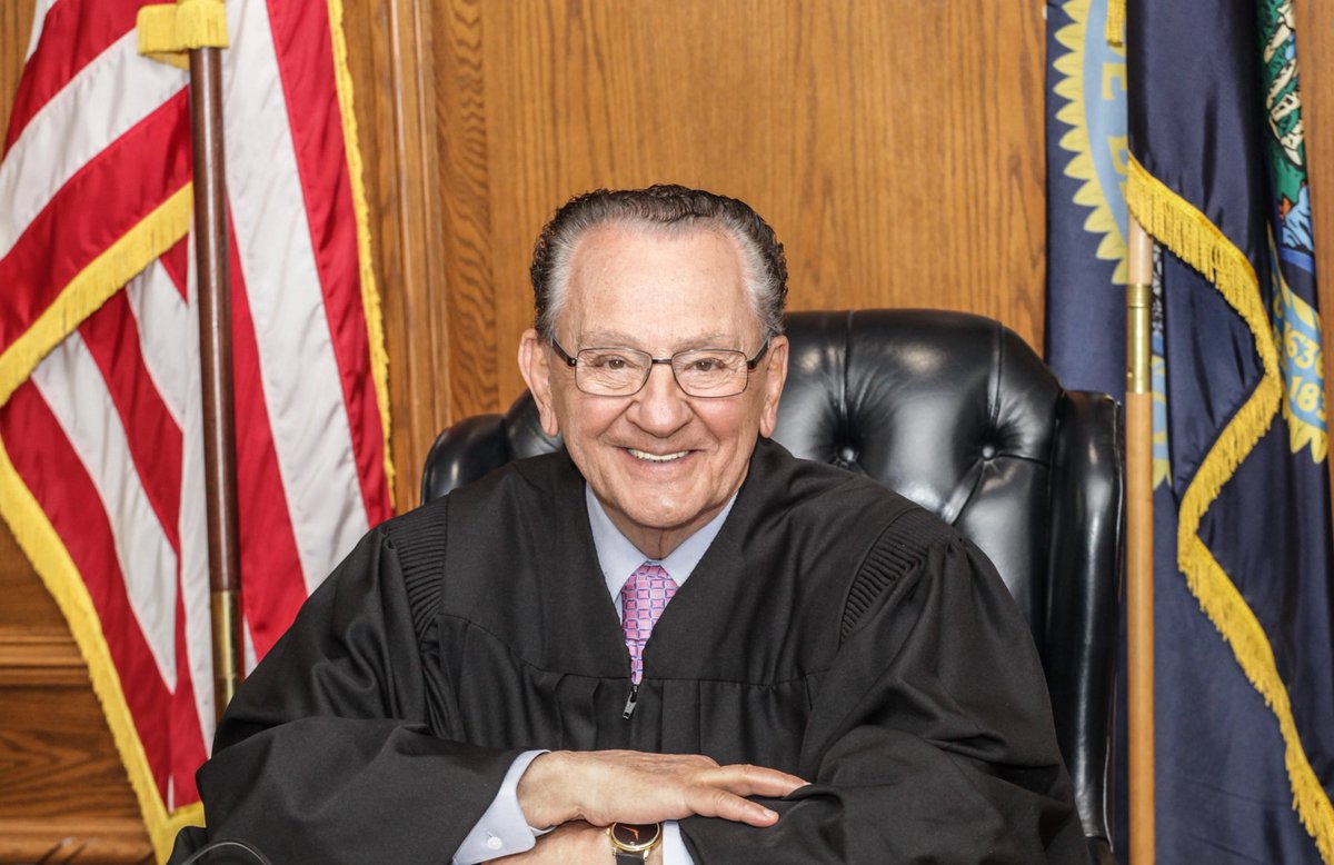 larab_raza's tweet photo. Farewell to Judge Frank Caprio (1936-2025) —forever “the nicest judge in the world”. Through every ruling and every story, he showed us that justice and compassion go hand in hand. His warmth, humor, and unwavering belief in the goodness of people touched millions. https://t.co/g6fEAeqYWP