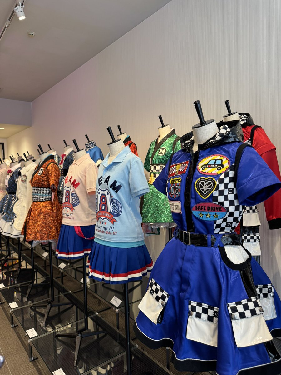 今日は彩音ちゃんと #チーム8衣装展 に行ってきました👗✨ 私たちの